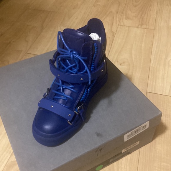 Giuseppe - Picture 3 of 3